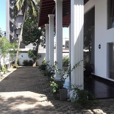 The Kingston Hotel Kiribathgoda Esterno foto
