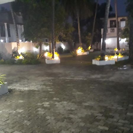 The Kingston Hotel Kiribathgoda Esterno foto