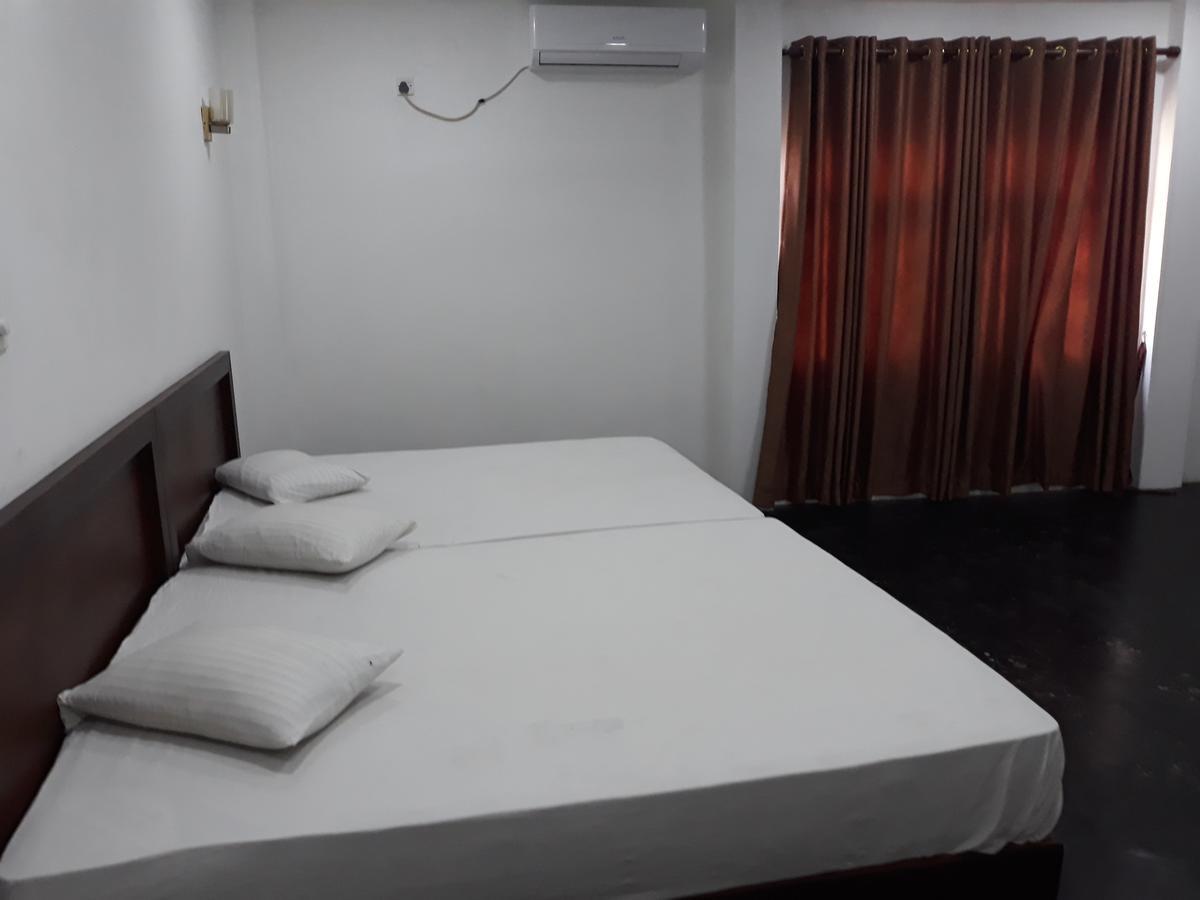 The Kingston Hotel Kiribathgoda Esterno foto